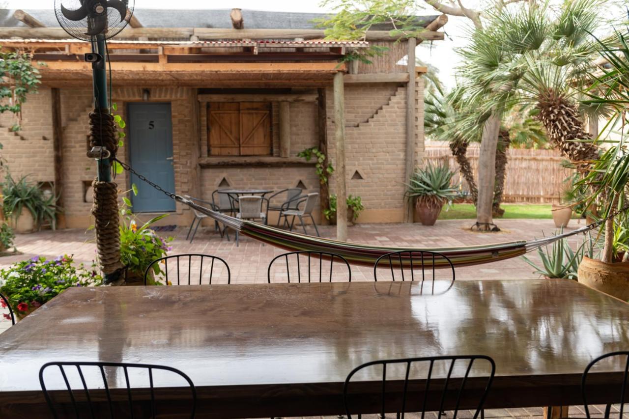 Desert Routes Inn Shvilim Ba Midbar Hazeva Esterno foto