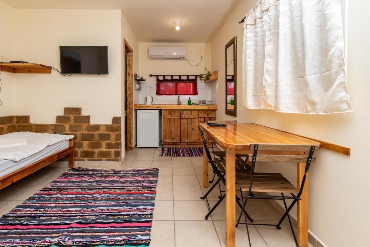 Desert Routes Inn Shvilim Ba Midbar Hazeva Esterno foto