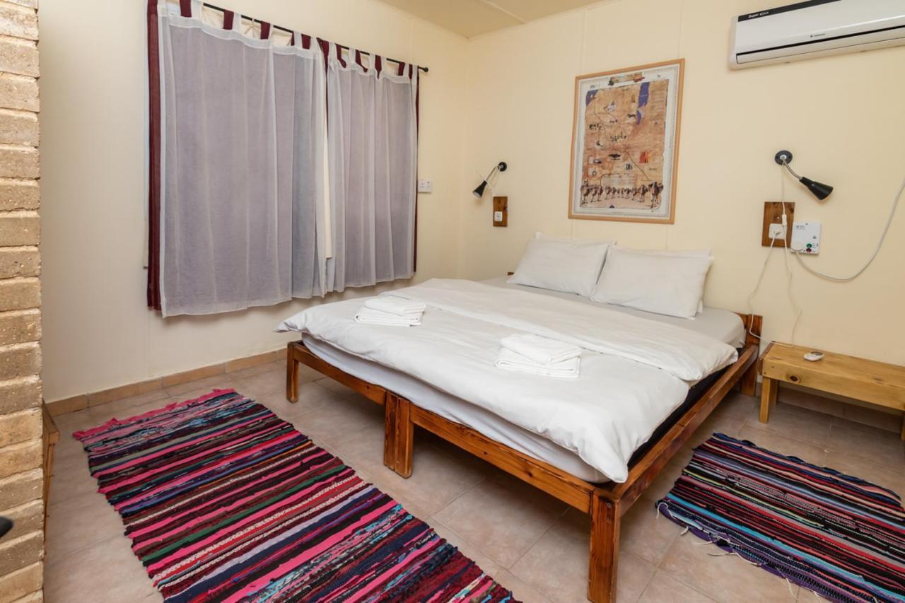 Desert Routes Inn Shvilim Ba Midbar Hazeva Esterno foto