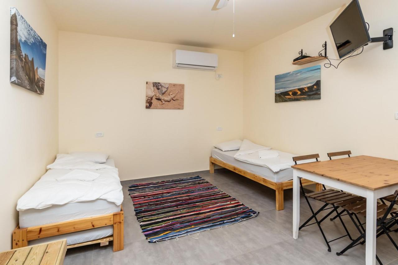 Desert Routes Inn Shvilim Ba Midbar Hazeva Esterno foto