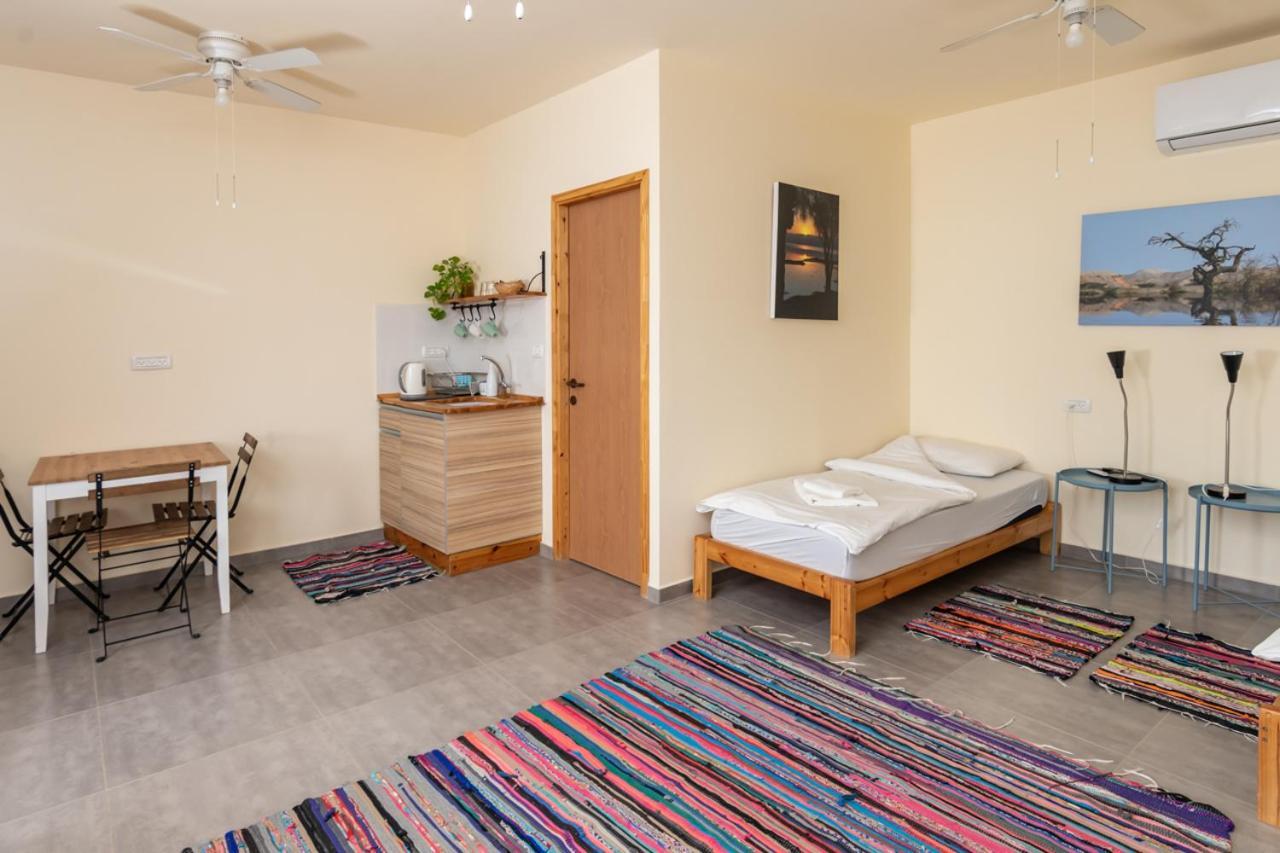 Desert Routes Inn Shvilim Ba Midbar Hazeva Esterno foto