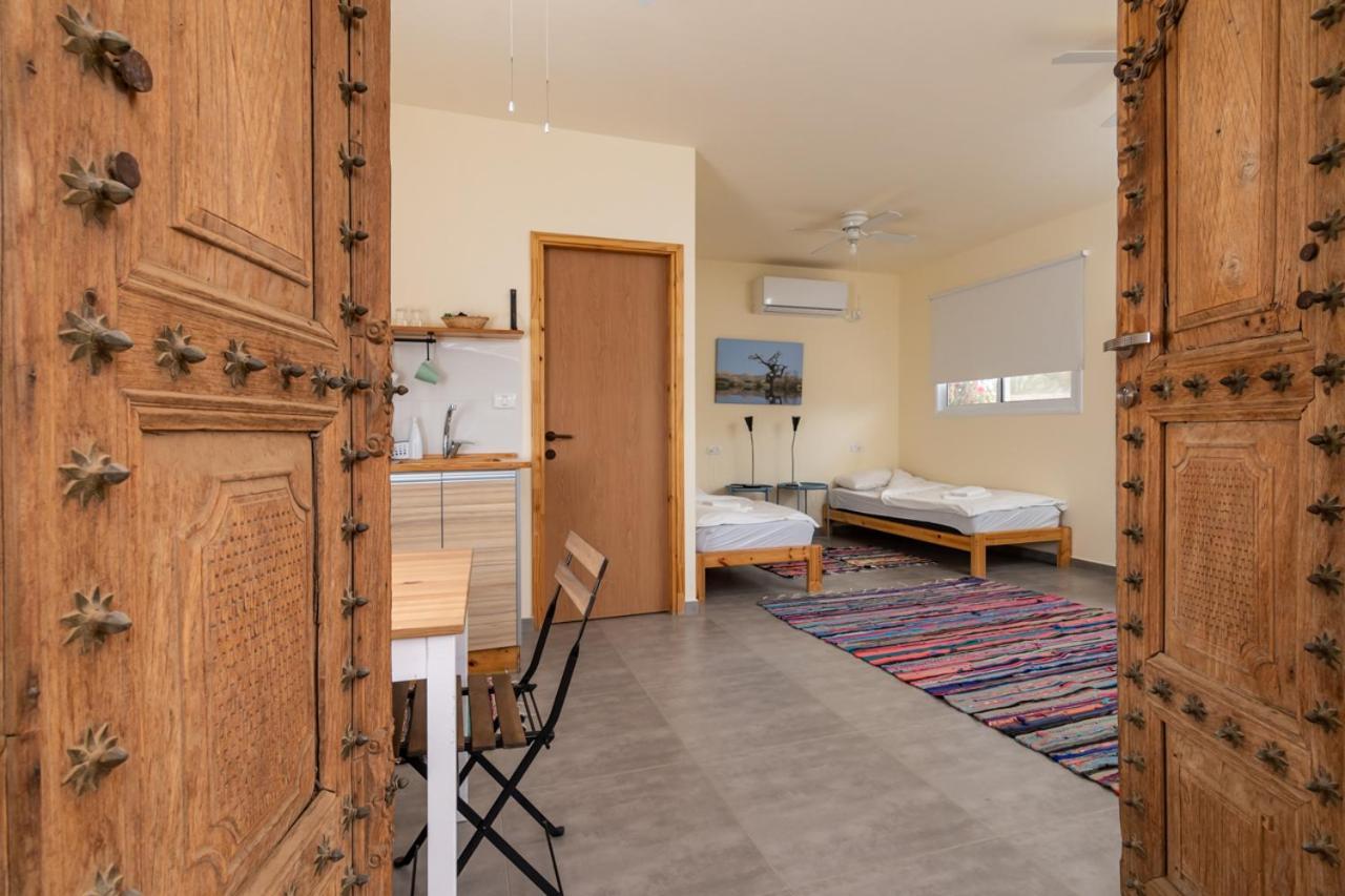 Desert Routes Inn Shvilim Ba Midbar Hazeva Esterno foto